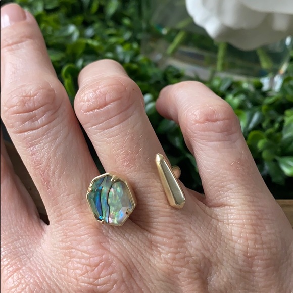 Kendra Scott Abalone Shell Ring size 6 - Picture 2 of 7